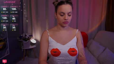 Snapshot of girl_peach_ chatting on February 11, 2025, 6:55 pm Kate online show from February 11, 2025, 6:55 pm