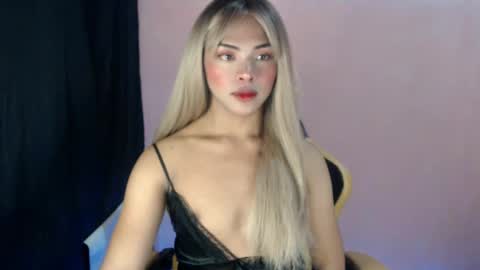 queen ronna online show from March 3, 2025, 1:10 am