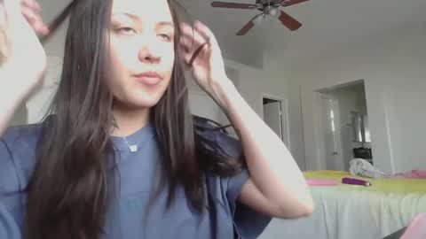 Snapshot of girlnextdoor702 chatting on January 1, 2025, 9:52 pm Jasmine online show from January 1, 2025, 9:52 pm