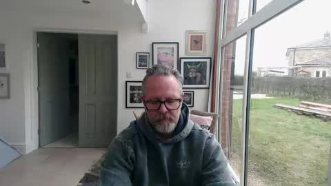 girlsandbikes online show from February 2, 2026, 11:42 am