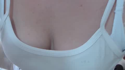 Victoria online show from November 4, 2025, 4:17 pm