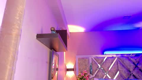     online show from October 24, 2025, 10:33 am