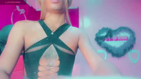 Snapshot of gisele_fox chatting on January 19, 2025, 4:22 am Gisel online show from January 19, 2025, 4:22 am