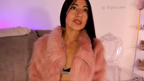 Snapshot of gisell_s chatting on September 10, 2025, 9:37 pm Gisell s online show from September 10, 2025, 9:37 pm