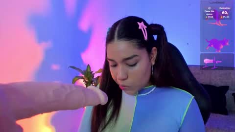 Giselle online show from November 12, 2025, 4:24 am