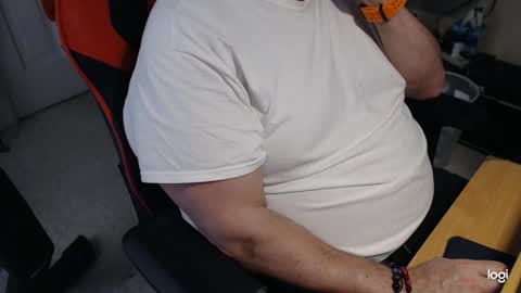 Snapshot of gizmo706 chatting on February 18, 2026, 6:37 pm gizmo706 online show from February 18, 2026, 6:37 pm