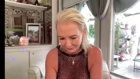 Gl1tter Barbie online show from February 25, 2026, 11:42 am