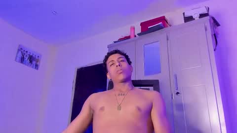 Snapshot of glader_guy chatting on December 2, 2025, 10:05 pm only for you bby online show from December 2, 2025, 10:05 pm