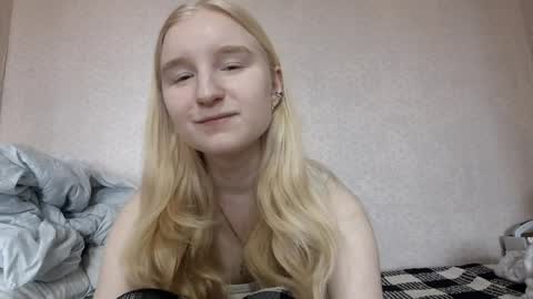 Snapshot of glennabeem chatting on April 4, 2026, 7:06 am Laura online show from April 4, 2026, 7:06 am