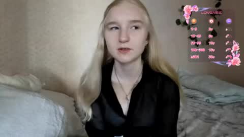 Snapshot of glennabeem chatting on May 22, 2026, 7:48 am Laura online show from May 22, 2026, 7:48 am