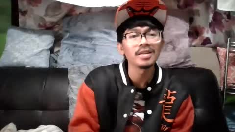 glennbunnylovedaddy69 online show from September 9, 2025, 12:26 pm