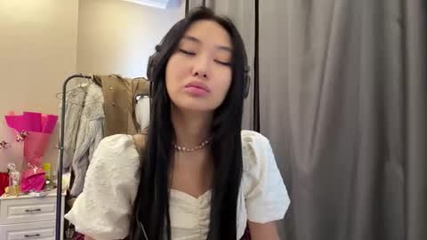 Mia online show from March 24, 2026, 9:36 am