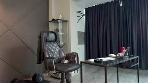 Matthew .. for short call me Matt online show from December 20, 2024, 6:50 am