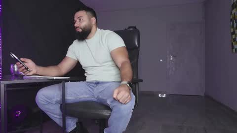 Matthew .. for short call me Matt online show from November 30, 2025, 4:49 am