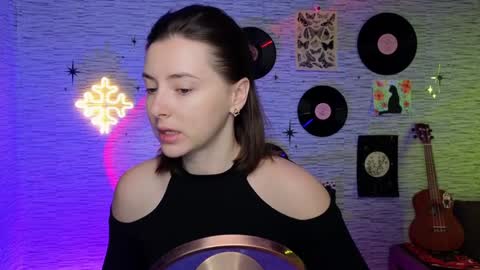 Snapshot of glo_lo chatting on December 10, 2024, 6:33 am Bye everybody Ill be online Monday December 2nd Saturday and Sunday off online show from December 10, 2024, 6:33 am