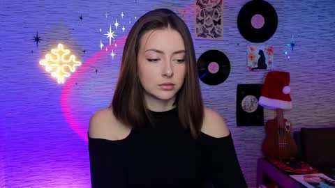 Snapshot of glo_lo chatting on December 10, 2024, 9:44 am Bye everybody Ill be online Monday December 2nd Saturday and Sunday off online show from December 10, 2024, 9:44 am