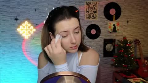 Snapshot of glo_lo chatting on December 12, 2024, 6:14 am Bye everybody Ill be online Monday December 2nd Saturday and Sunday off online show from December 12, 2024, 6:14 am