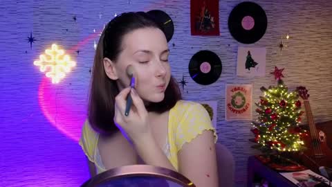 Snapshot of glo_lo chatting on January 7, 2025, 3:12 pm Bye everybody Ill be online Monday December 2nd Saturday and Sunday off online show from January 7, 2025, 3:12 pm