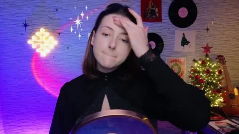 Snapshot of glo_lo chatting on January 8, 2025, 3:17 pm Bye everybody Ill be online Monday December 2nd Saturday and Sunday off online show from January 8, 2025, 3:17 pm