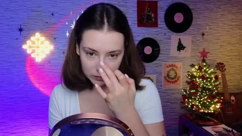 Snapshot of glo_lo chatting on January 14, 2025, 8:20 am Bye everybody Ill be online Monday December 2nd Saturday and Sunday off online show from January 14, 2025, 8:20 am