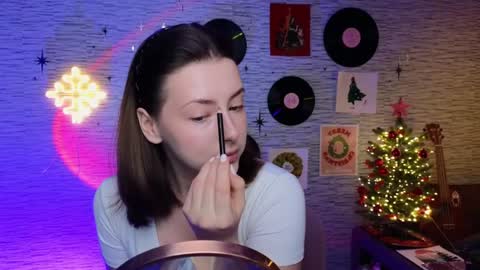 Snapshot of glo_lo chatting on January 15, 2025, 7:15 am Bye everybody Ill be online Monday December 2nd Saturday and Sunday off online show from January 15, 2025, 7:15 am