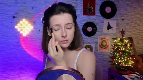 Snapshot of glo_lo chatting on January 22, 2025, 8:51 am Bye everybody Ill be online Monday December 2nd Saturday and Sunday off online show from January 22, 2025, 8:51 am