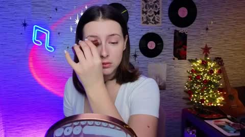 Snapshot of glo_lo chatting on January 23, 2025, 8:25 am Bye everybody Ill be online Monday December 2nd Saturday and Sunday off online show from January 23, 2025, 8:25 am