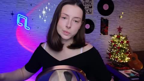 Snapshot of glo_lo chatting on January 27, 2025, 9:02 am Bye everybody Ill be online Monday December 2nd Saturday and Sunday off online show from January 27, 2025, 9:02 am