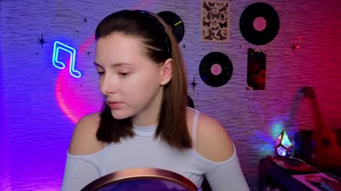 Snapshot of glo_lo chatting on February 5, 2025, 7:29 am Bye everybody Ill be online Monday December 2nd Saturday and Sunday off online show from February 5, 2025, 7:29 am