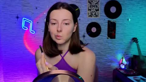 Snapshot of glo_lo chatting on February 12, 2025, 6:40 am Bye everybody Ill be online Monday December 2nd Saturday and Sunday off online show from February 12, 2025, 6:40 am