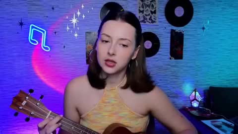 Snapshot of glo_lo chatting on February 13, 2025, 11:06 am Bye everybody Ill be online Monday December 2nd Saturday and Sunday off online show from February 13, 2025, 11:06 am