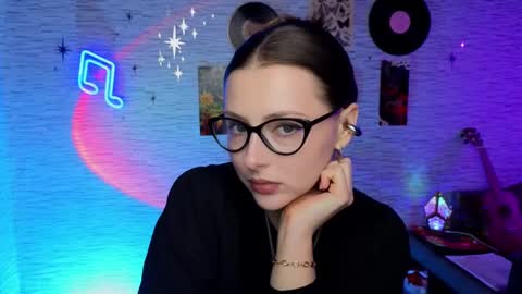 Snapshot of glo_lo chatting on February 20, 2025, 10:48 am Bye everybody Ill be online Monday December 2nd Saturday and Sunday off online show from February 20, 2025, 10:48 am