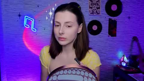 Snapshot of glo_lo chatting on February 26, 2025, 6:37 am Bye everybody Ill be online Monday December 2nd Saturday and Sunday off online show from February 26, 2025, 6:37 am