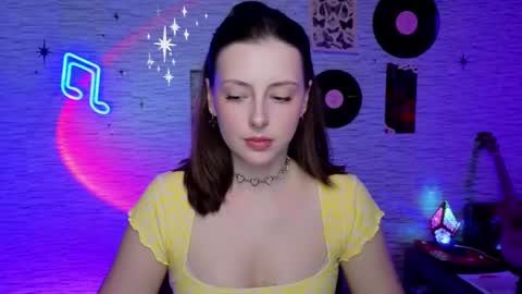 Snapshot of glo_lo chatting on February 26, 2025, 9:42 am Bye everybody Ill be online Monday December 2nd Saturday and Sunday off online show from February 26, 2025, 9:42 am