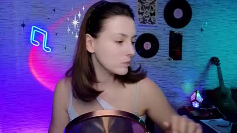 Snapshot of glo_lo chatting on February 28, 2025, 6:10 am Bye everybody Ill be online Monday December 2nd Saturday and Sunday off online show from February 28, 2025, 6:10 am