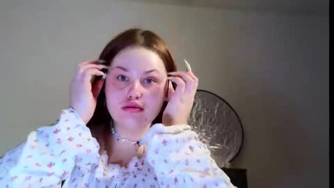 Snapshot of gloria_thomas chatting on February 5, 2026, 10:31 am gloria_thomas online show from February 5, 2026, 10:31 am