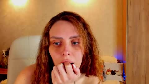 Snapshot of gloria_wood chatting on February 23, 2025, 9:05 pm Gloria Wood online show from February 23, 2025, 9:05 pm