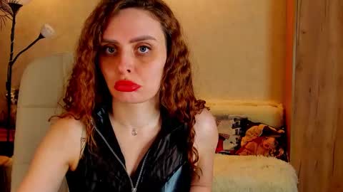 Snapshot of gloria_wood chatting on March 1, 2025, 10:31 pm Gloria Wood online show from March 1, 2025, 10:31 pm