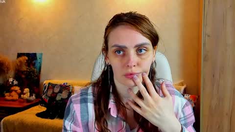 Gloria Wood online show from April 5, 2026, 4:37 pm