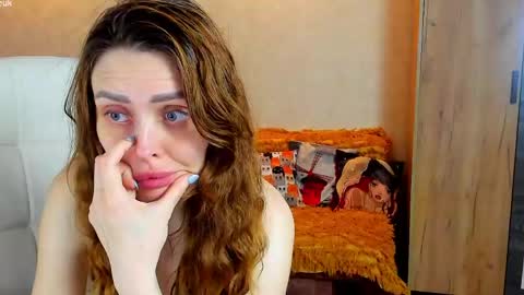 Gloria Wood online show from May 16, 2026, 8:18 pm