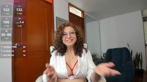 Snapshot of gloriacrespo chatting on January 1, 2025, 8:47 pm gloriacrespo online show from January 1, 2025, 8:47 pm