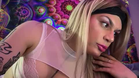 Glow Goddess online show from January 19, 2026, 7:45 am