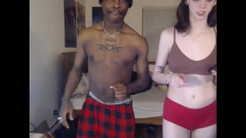 black  white online show from March 12, 2026, 2:39 am