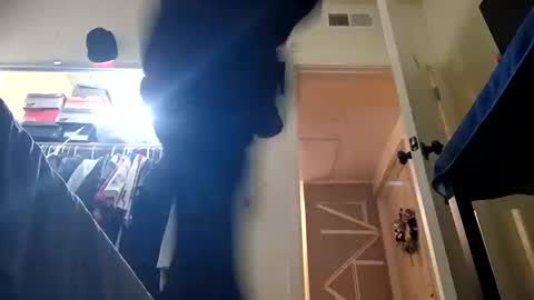 gnasty83 online show from October 10, 2025, 2:32 am