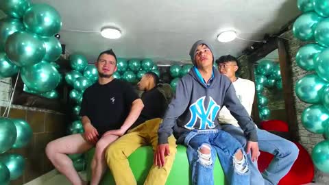 Snapshot of gnecos chatting on January 25, 2025, 4:13 pm THOMAS AND DAMIAND online show from January 25, 2025, 4:13 pm