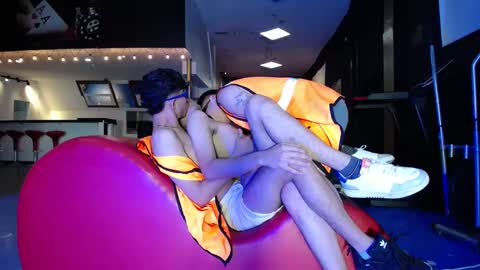 Snapshot of gnecos chatting on January 28, 2025, 9:08 pm THOMAS AND DAMIAND online show from January 28, 2025, 9:08 pm