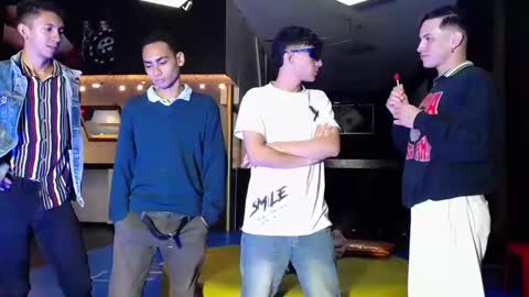 Snapshot of gnecos chatting on February 2, 2025, 7:04 pm THOMAS AND DAMIAND online show from February 2, 2025, 7:04 pm