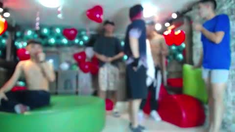 Snapshot of gnecos chatting on February 14, 2025, 8:05 pm THOMAS AND DAMIAND online show from February 14, 2025, 8:05 pm