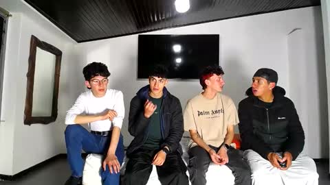 Snapshot of gnecos chatting on September 28, 2025, 5:51 pm THOMAS AND DAMIAND online show from September 28, 2025, 5:51 pm