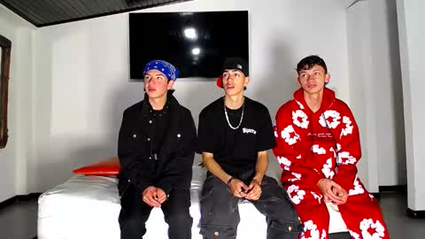 Snapshot of gnecos chatting on October 12, 2025, 5:34 pm THOMAS AND DAMIAND online show from October 12, 2025, 5:34 pm